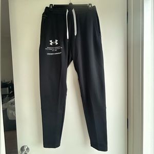 Men's Under Armour athletic pants size M black